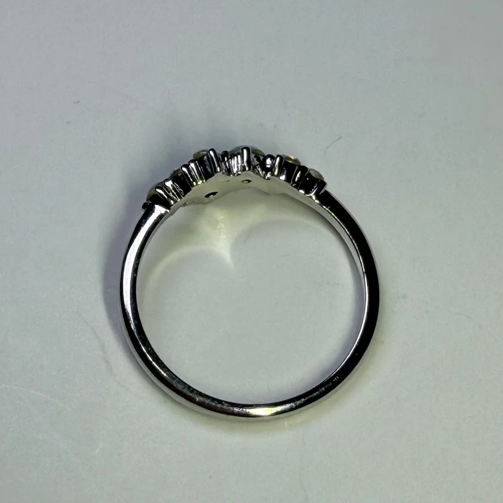 Fragrant Jewels‎ Silver Tone Emerald Green and Aurora Borealis Ring Size 7